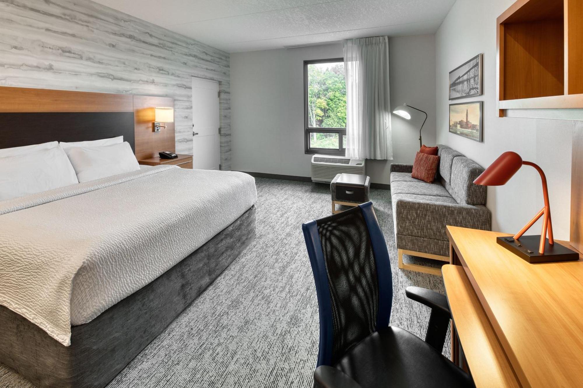Towneplace Suites By Marriott Belleville Exterior photo